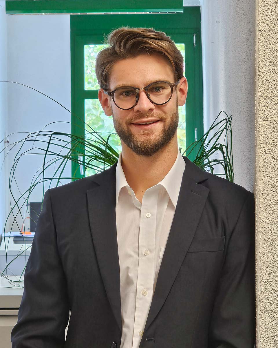 Raffael Eggenberger-Portrait_4-5 Bernhard Gerstl 960x1200 2