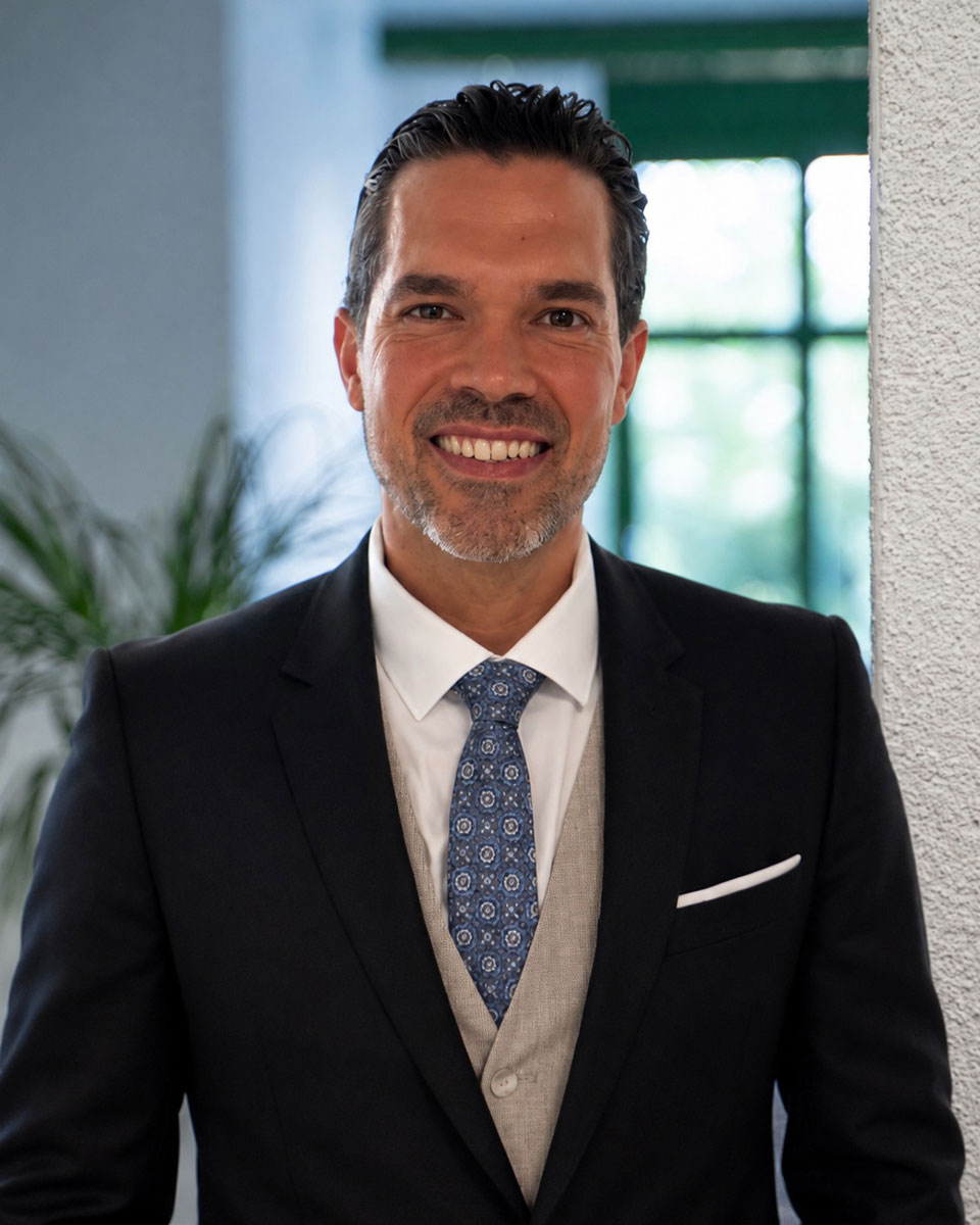 adrian kraehenmann M.A. HSG in Law, Rechtsanwalt / öffentliche Urkundsperson